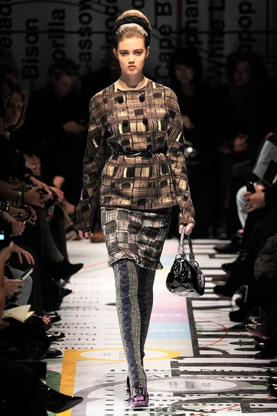 Look 7